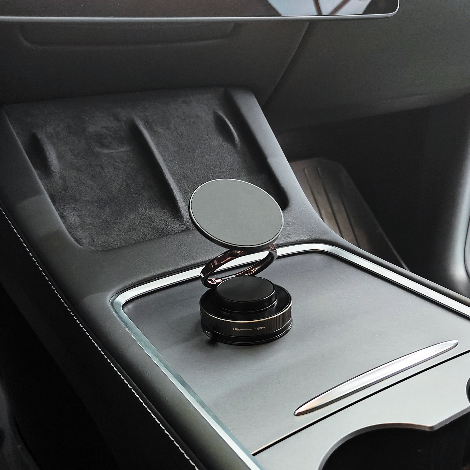 Jabees MagMount Flex 360° Rotatable Screw-Lock Suction Magnetic Phone Mount